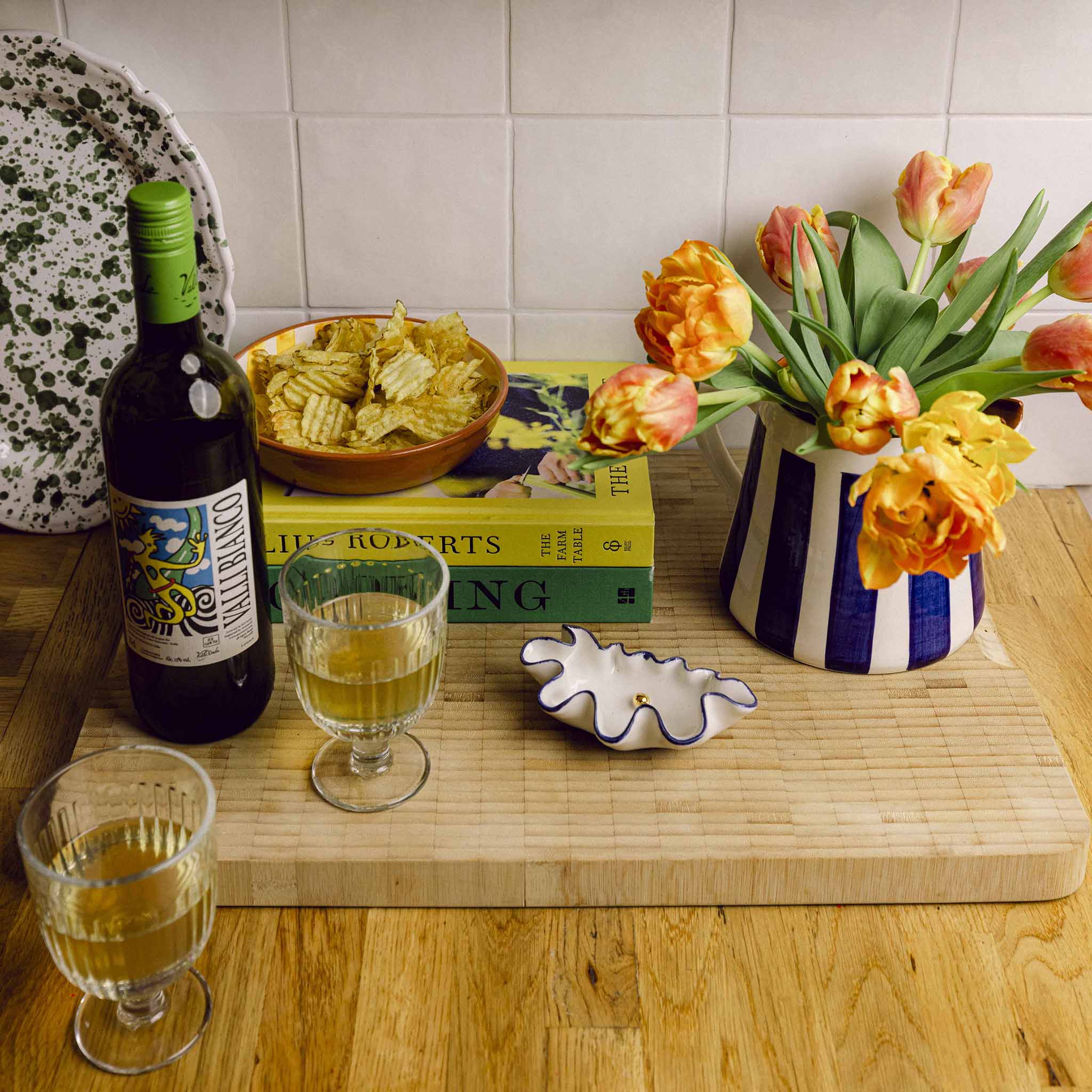 Bold Stripe Pitcher - Image 4